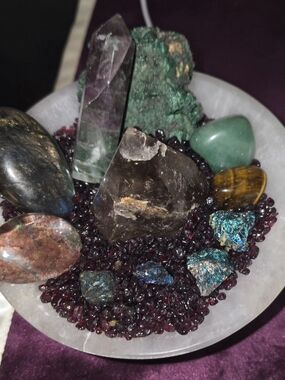 Crystal Stone Decorative Arrangement - Multicolor & Green